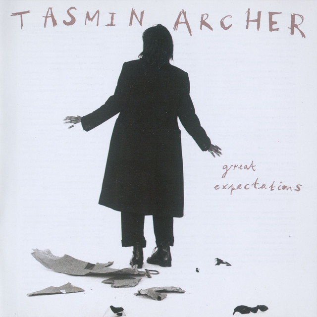 TASMIN ARCHER met 'SLEEPING SATELLITE'